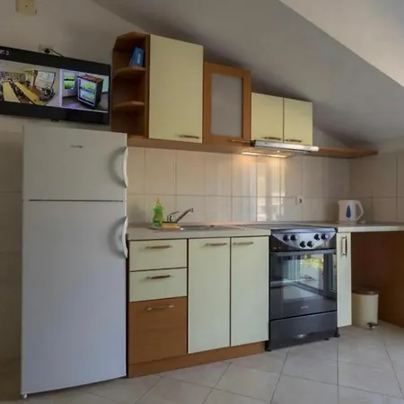 Apartments By The Sea Zuljana, Peljesac - 4577